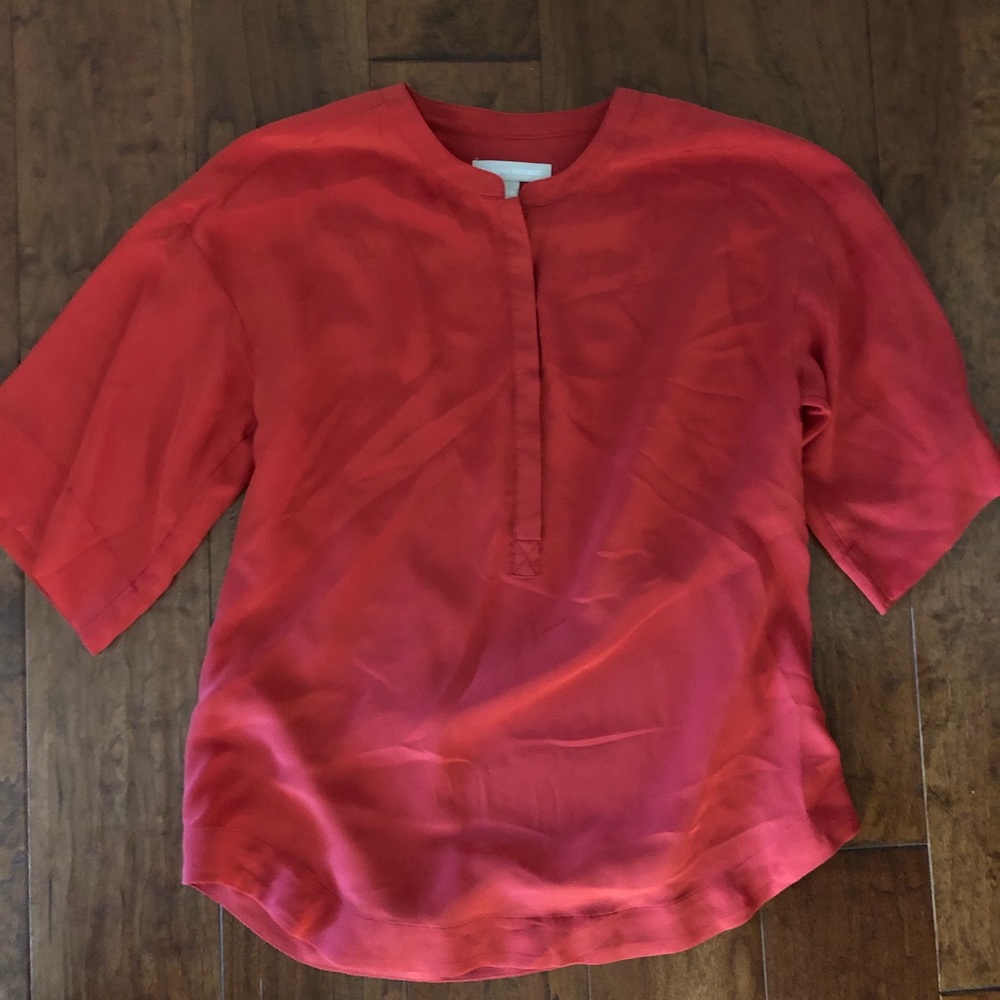 NWOT Silk top slight kimono sleeve in orange/red